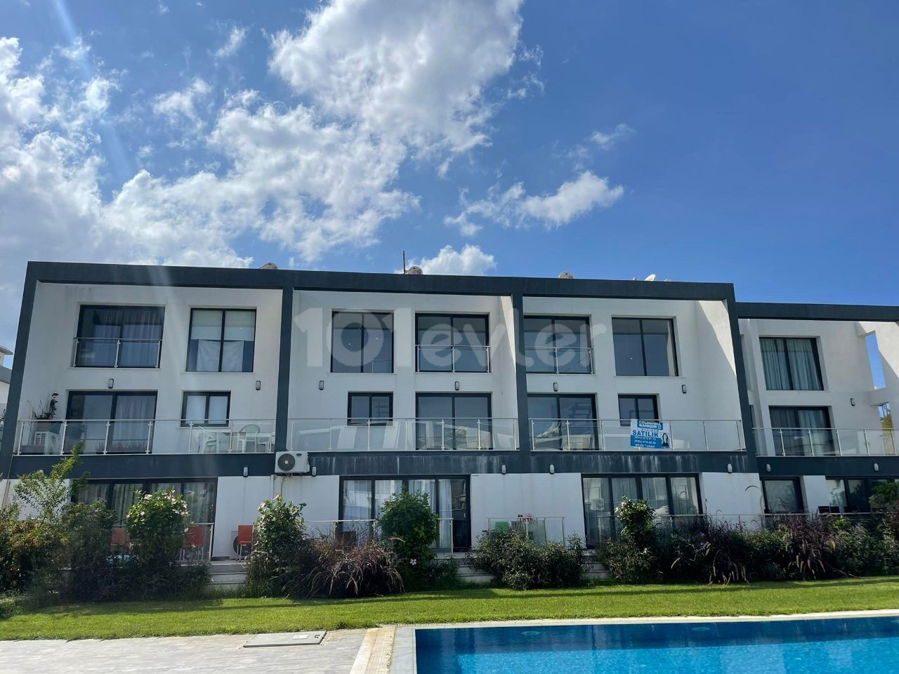 DOPPEL ② IN DER NÄHE DER HAUPTSTRAßE IN KYRENIA ALSANCAK 1 + 1 NEUE WOHNUNG ** 