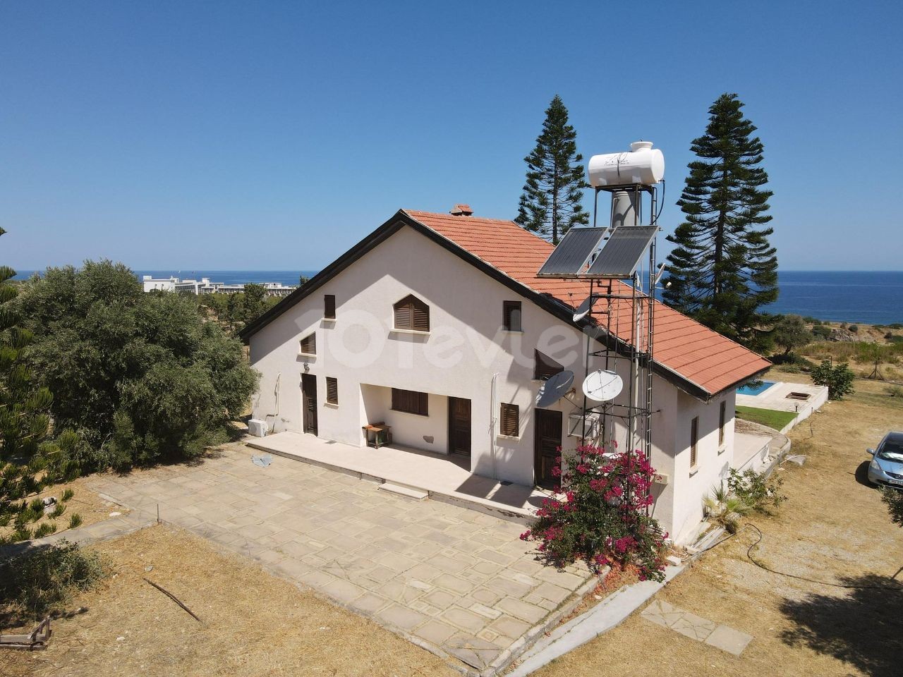 THE ONLY AUTHORIZED CYPRUS KYRENIA ÇATALKÖY 4 + 1 VERY SPECIAL FARM HOUSE IN A PLOT OF 6931 M2 WITH A FULL SEA VIEW OF Decapitation ** 