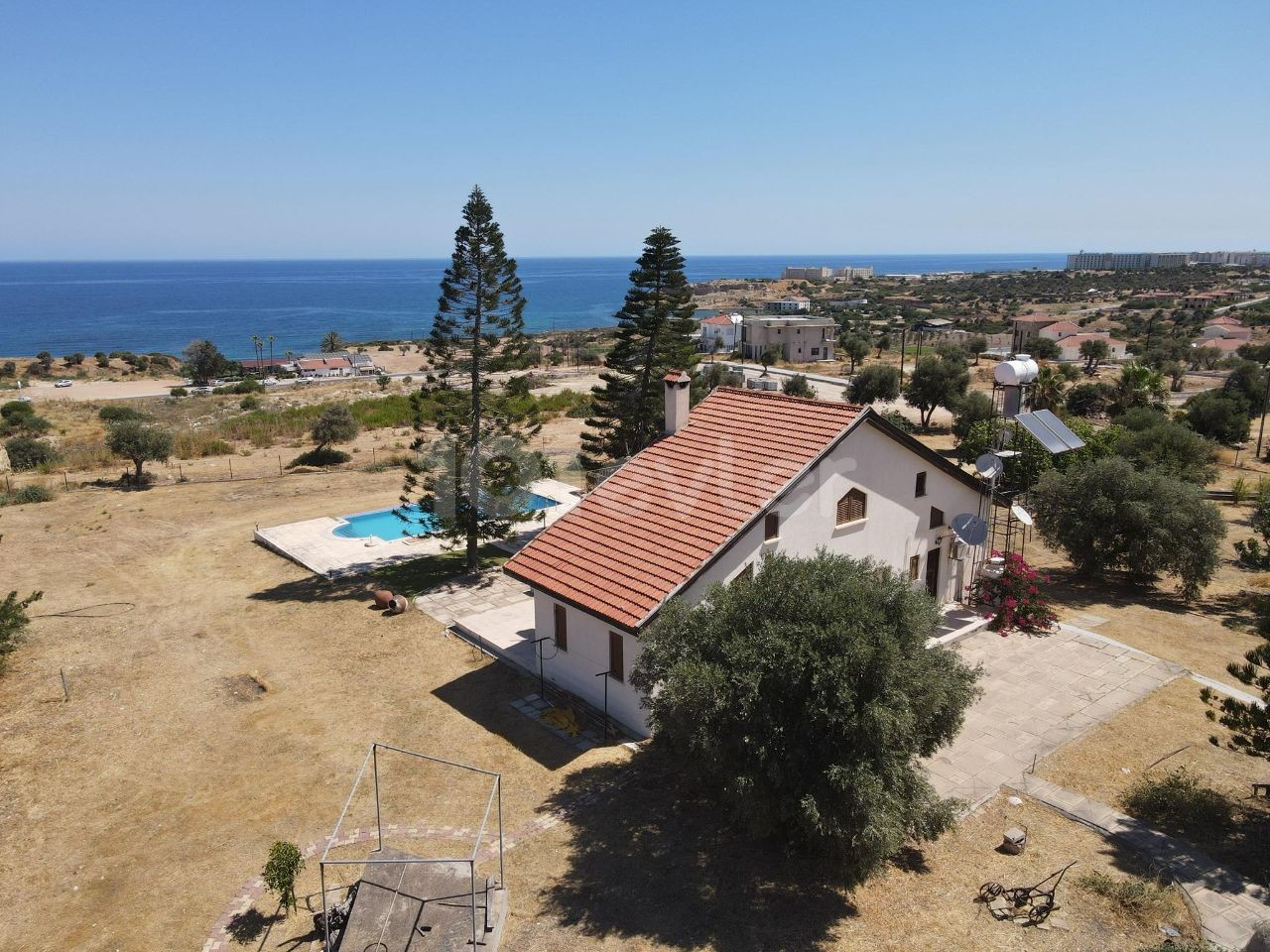 THE ONLY AUTHORIZED CYPRUS KYRENIA ÇATALKÖY 4 + 1 VERY SPECIAL FARM HOUSE IN A PLOT OF 6931 M2 WITH A FULL SEA VIEW OF Decapitation ** 