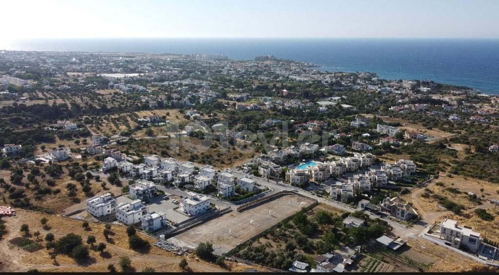 ZYPERN KYRENIA ALSANCAK TA MODERNE 4 + 1 VILLEN MIT SEHR PRIVATEM POOL ZUM VERKAUF ** 