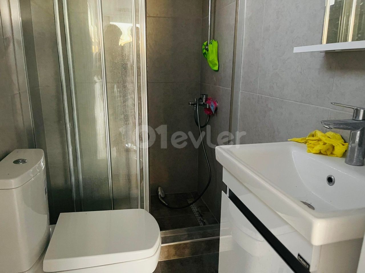 KIBRIS GİRNE ALSANCAK TA ANA CADDEYE YAKIN FIRSAT FİYATLI 1+1 DAİRE