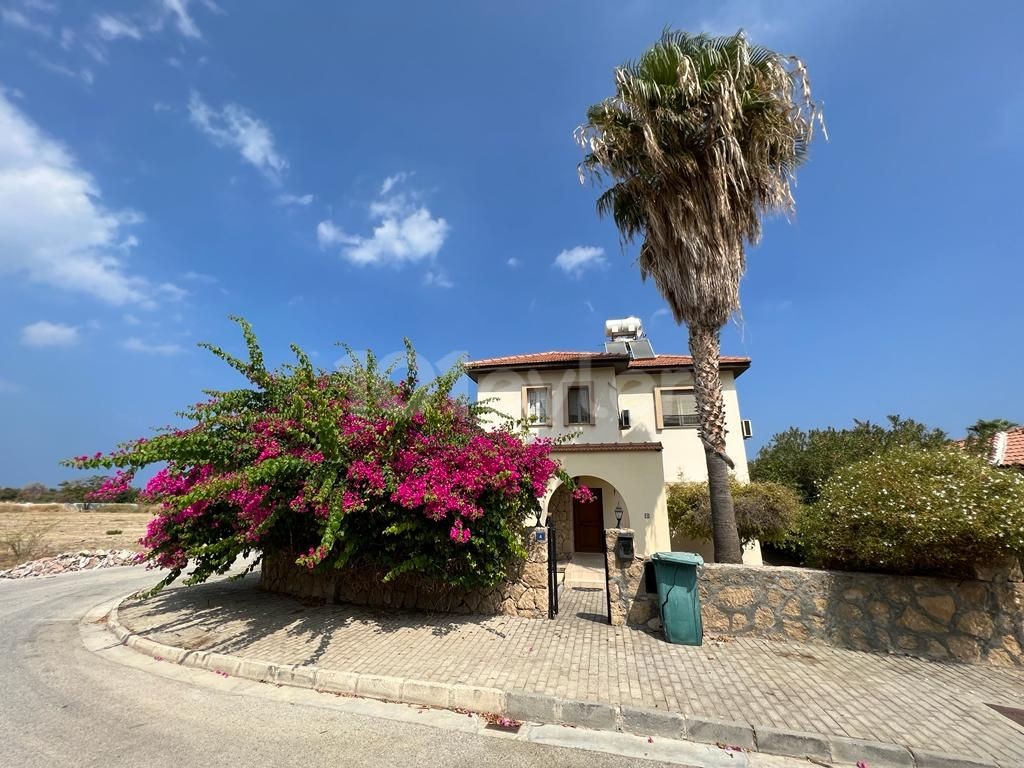 3 + 1 Villa with pool for sale in Ozankoy District of Kyrenia ** 