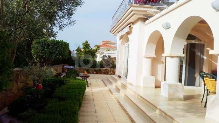 3+1 Villa with Pool for Rent in Kyrenia Karaoğlanoğlu Area