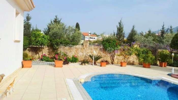 3+1 Villa with Pool for Rent in Kyrenia Karaoğlanoğlu Area