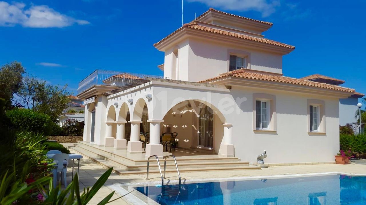 3 + 1 Villa mit Pool zu vermieten in der Gegend von Kyrenia Karaoğlanoğlu