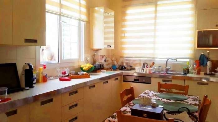 Kıbrıs Girne Karaoğlanoğlu Bölgesinde Kiralık  3+1 Havuzlu Villa