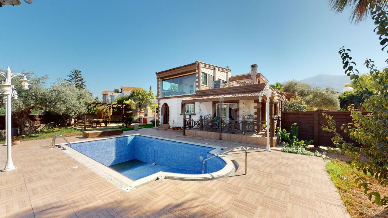 Sehr private VILLA mit Pool in 1277 M2 Grundstück in Zypern Kyrenia OZANKÖY 5+1 ** 