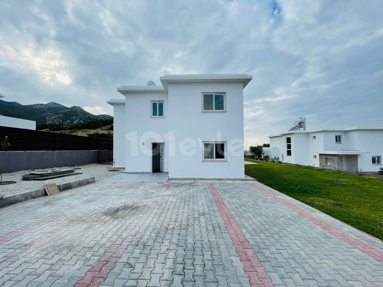 3+1 GANZ BESONDERE VILLA MIT POOL UND UNSCHLAGBAREM MEERBLICK IN OZANKOY, GIRNE, ZYPERN