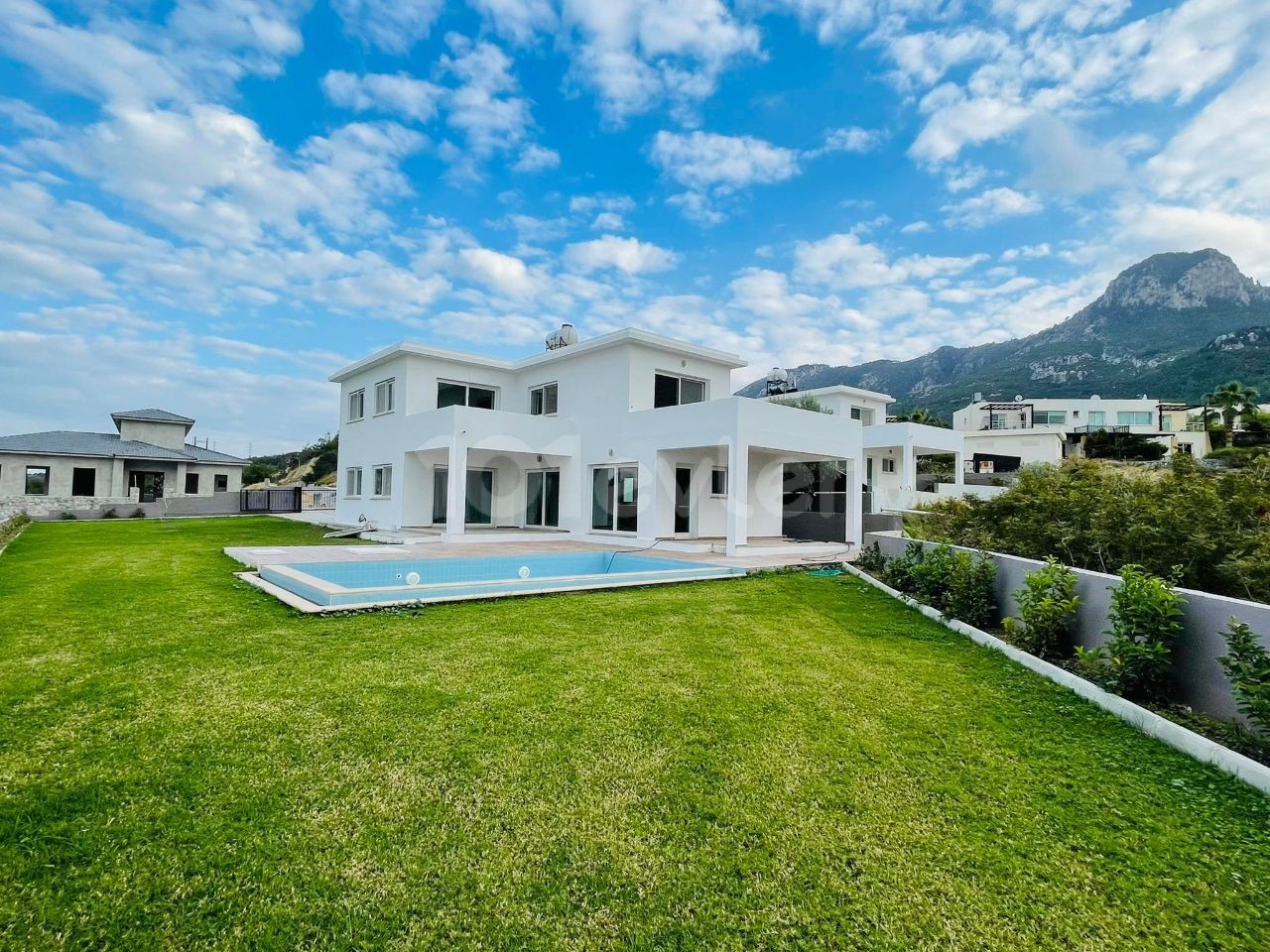 3+1 GANZ BESONDERE VILLA MIT POOL UND UNSCHLAGBAREM MEERBLICK IN OZANKOY, GIRNE, ZYPERN