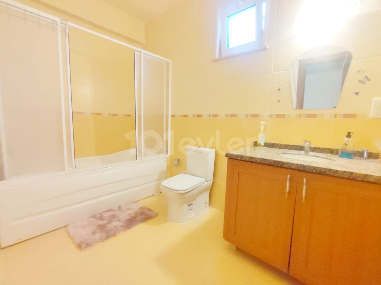 Girne Laptada Geniş Alanlı Full Deniz Manzaralı Ensuite 2+1 Daire 