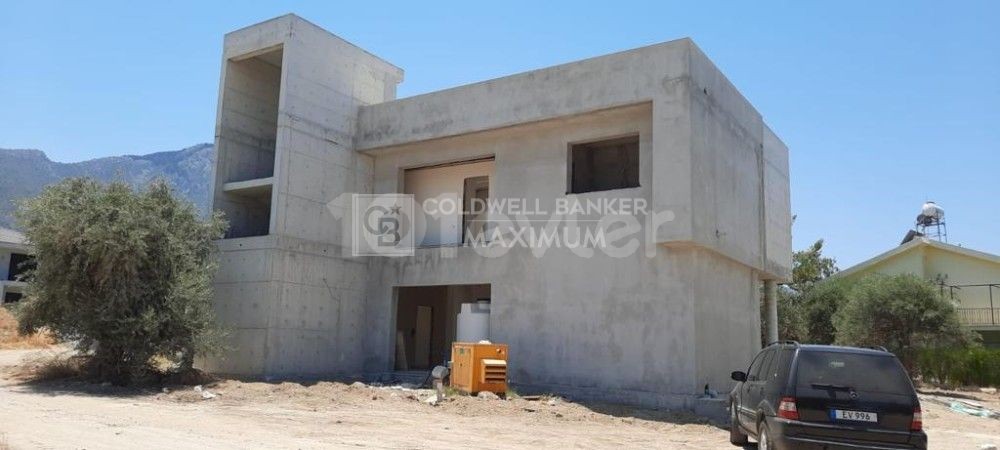 Kıbrıs Girne Ozanköy Bölgesinde Satılık 4+1 Villa