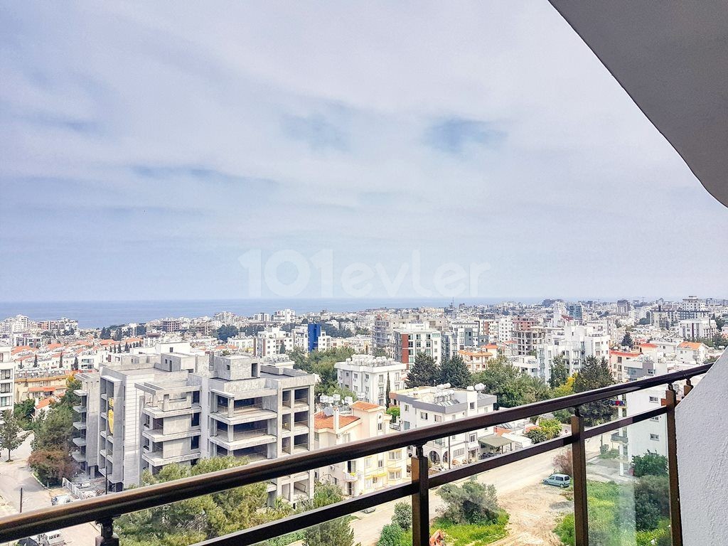 3+1 Luxuswohnung zum Verkauf mit Meerblick in einem Komplex im Zentrum von Kyrenia, TRNC