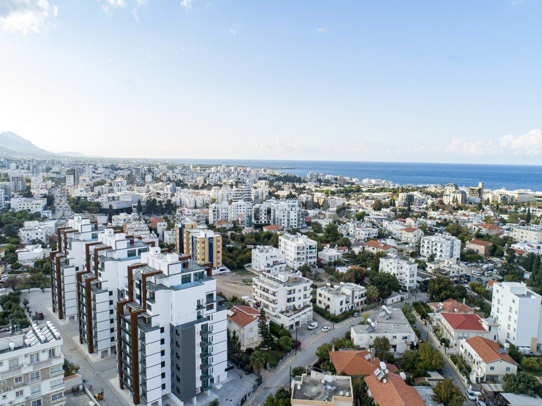  Möblierte türkische 2+1-Immobilie zum Verkauf in einem Komplex im Zentrum von Kyrenia, TRNC