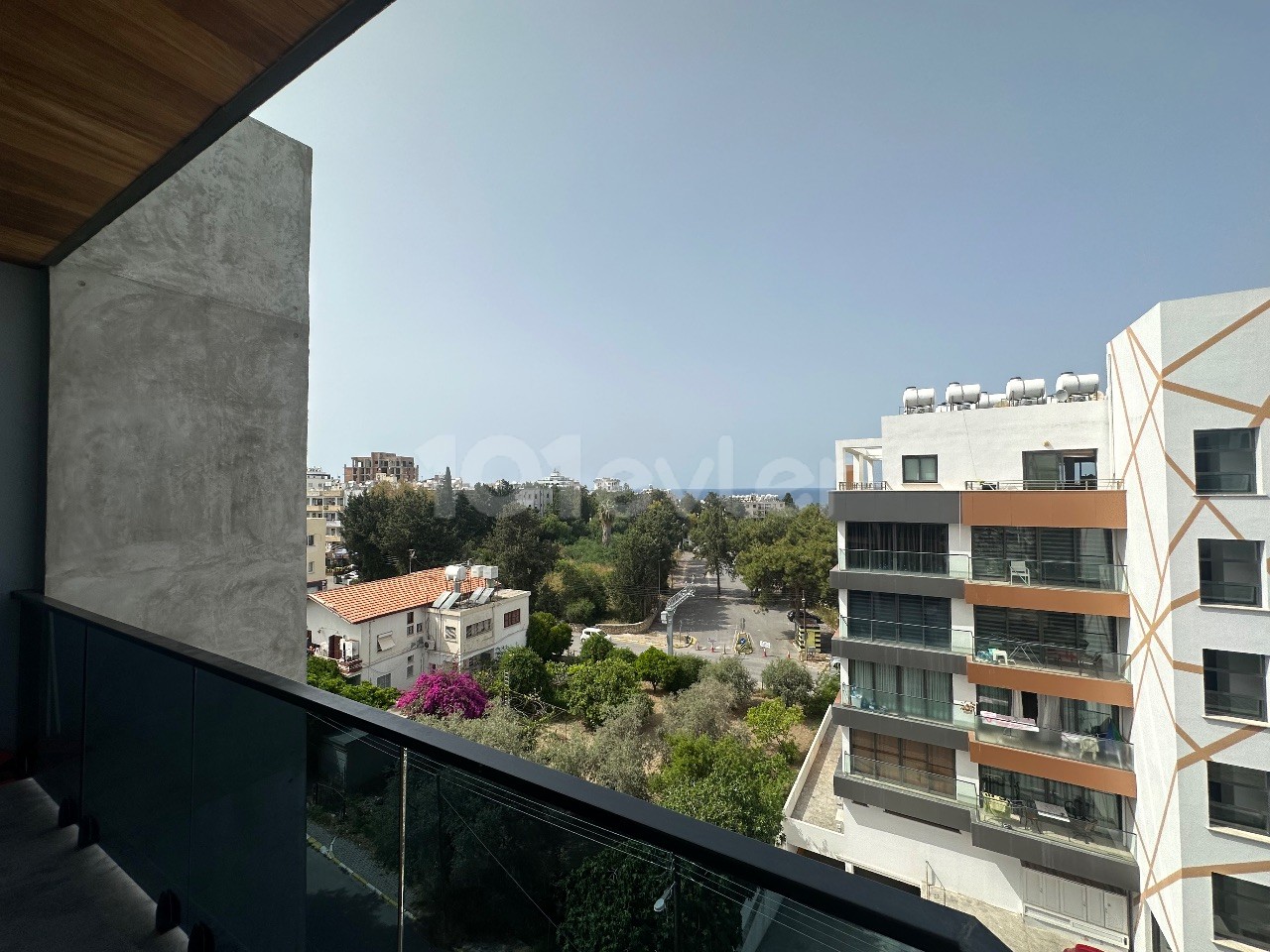 3+1 fully furnished penthouse for rent in Kyrenia Center