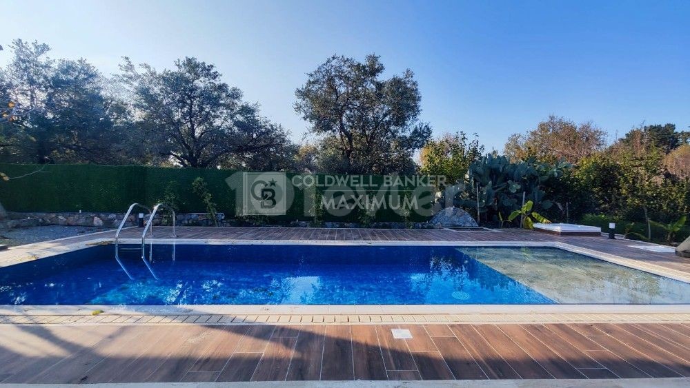 Girne Lapta Bölgesinde Özel Havuzlu Kiralık 4+2 Villa