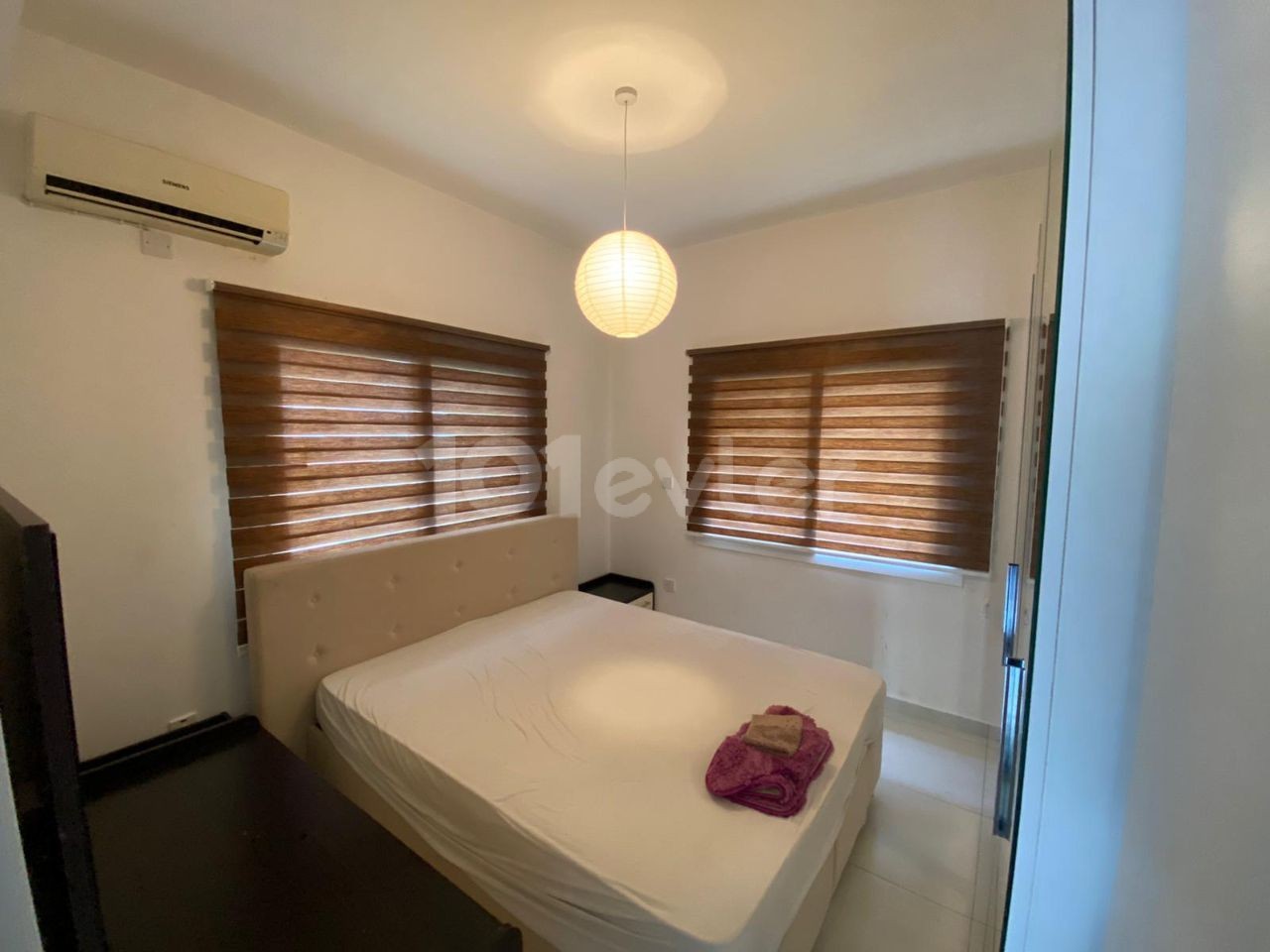 1+1 Flat for Rent with Sea View in a Site with Pool in Kyrenia Alsancak