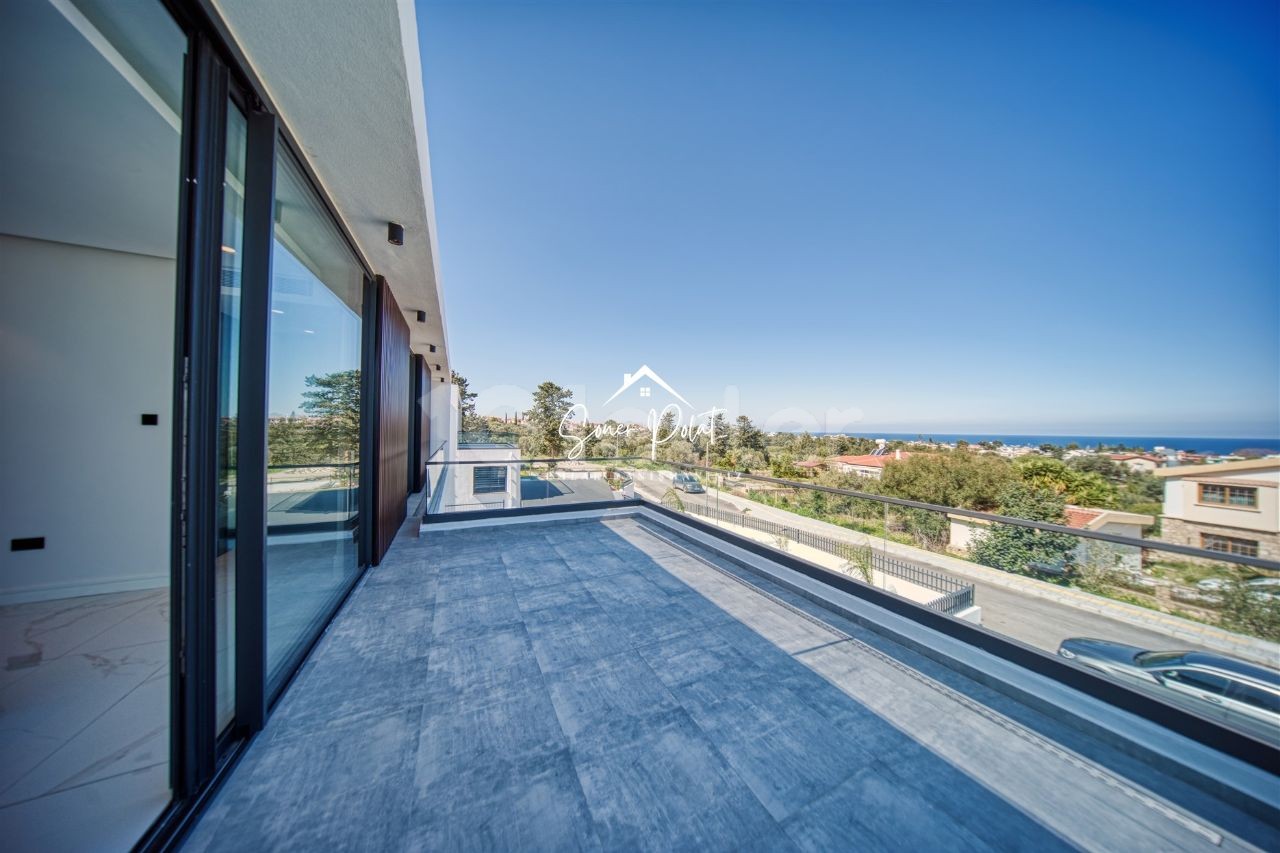 Ultra Luxury 3+1 Villa with Pool for Rent in Girna Alsancak