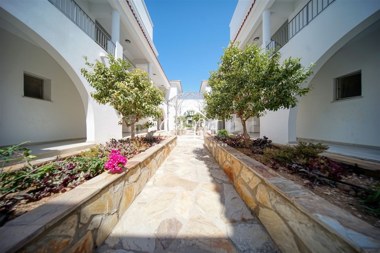 Квартира 2+1 с видом на море на продажу в самом особенном месте Кирении Алсанджак, Кипр