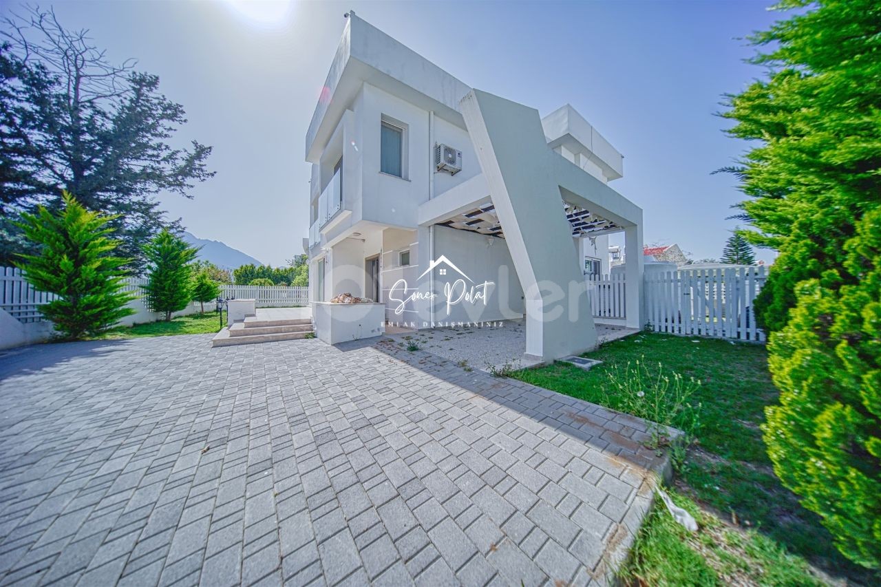 3+1 Luxury Detached Villa for Rent in Girne Karaoğlanoğlu Lemon Park Site