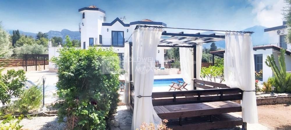 4+1 Villa zu vermieten mit privatem Pool und Landschaft in Çatalköy, Kyrenia