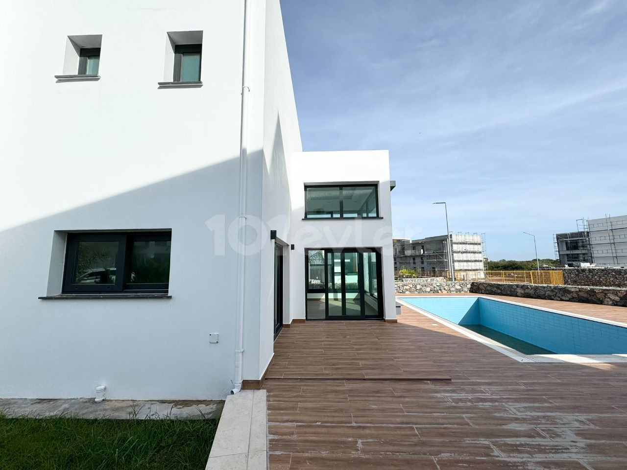 Ganz besondere Villa mit privatem Pool, fußläufig zum Meer in Kyrenia, Zypern