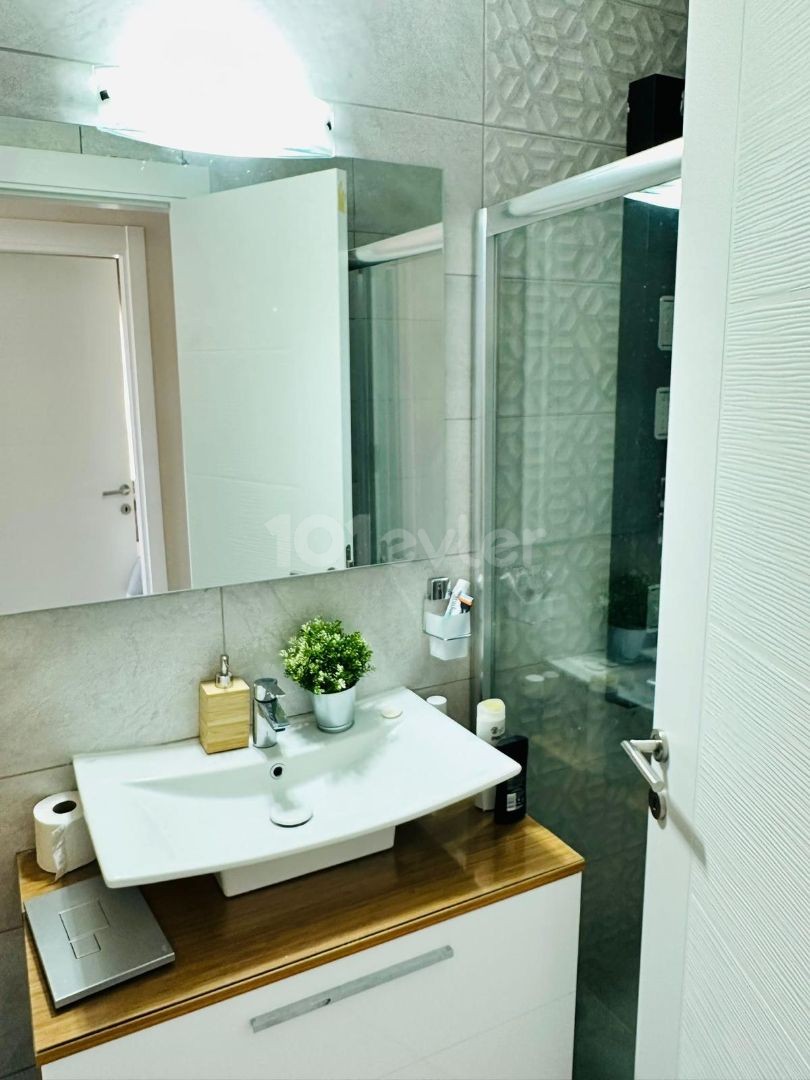 Роскошная квартира 3+1 с ванной комнатой в аренду в центре Кирении
