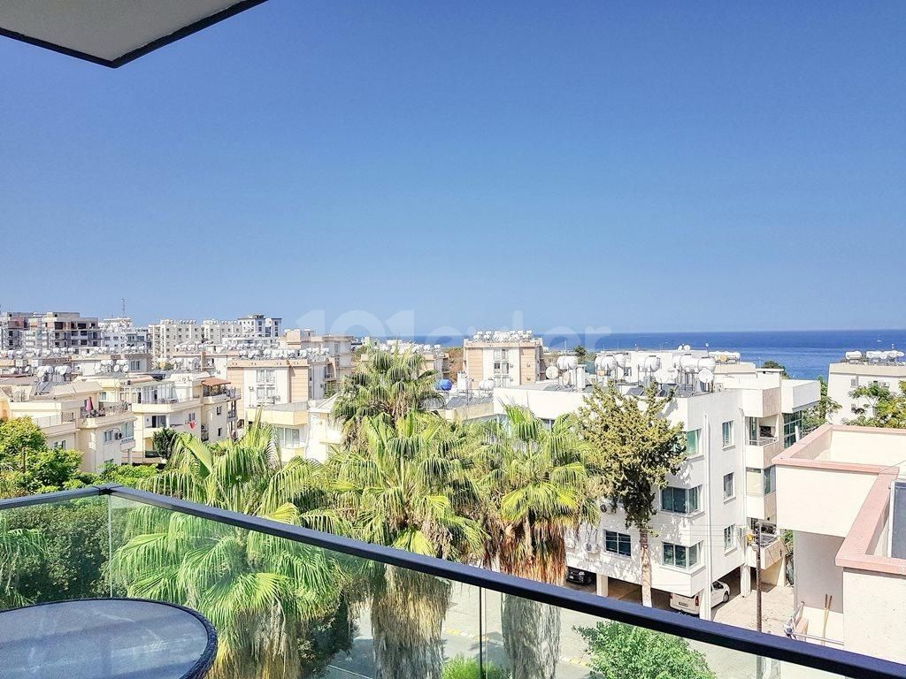 2+1 voll möblierte Wohnung zur Miete im TRNC Kyrenia Center