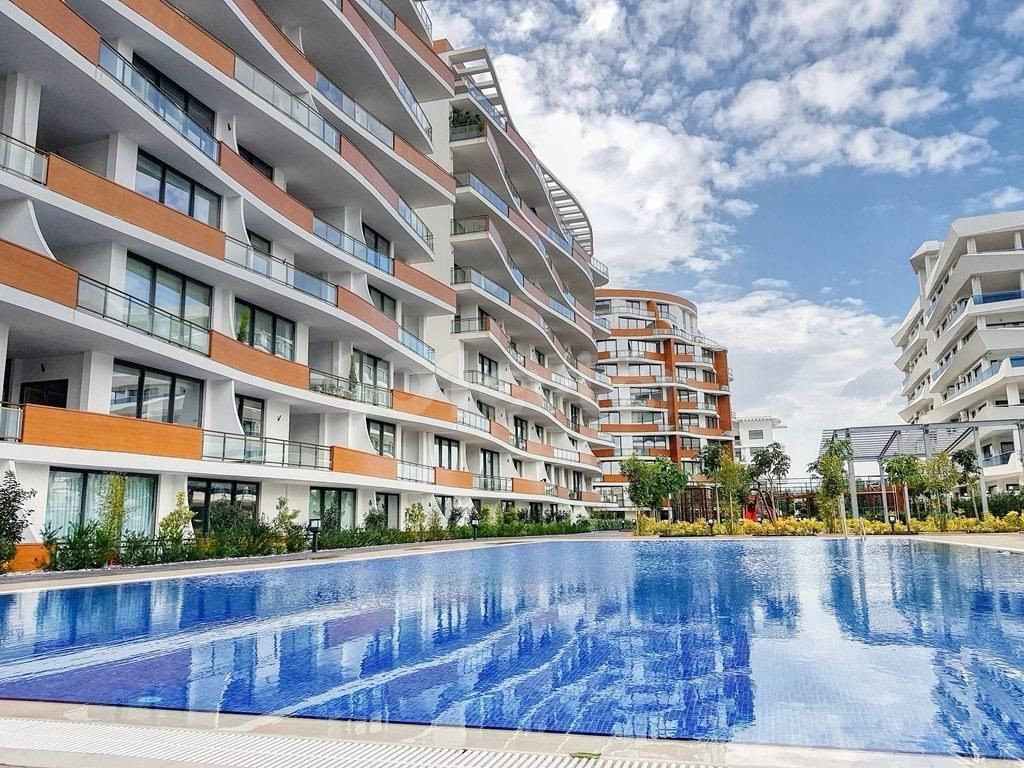 2+1 Flat for Rent in the Site in Kyrenia Center, TRNC