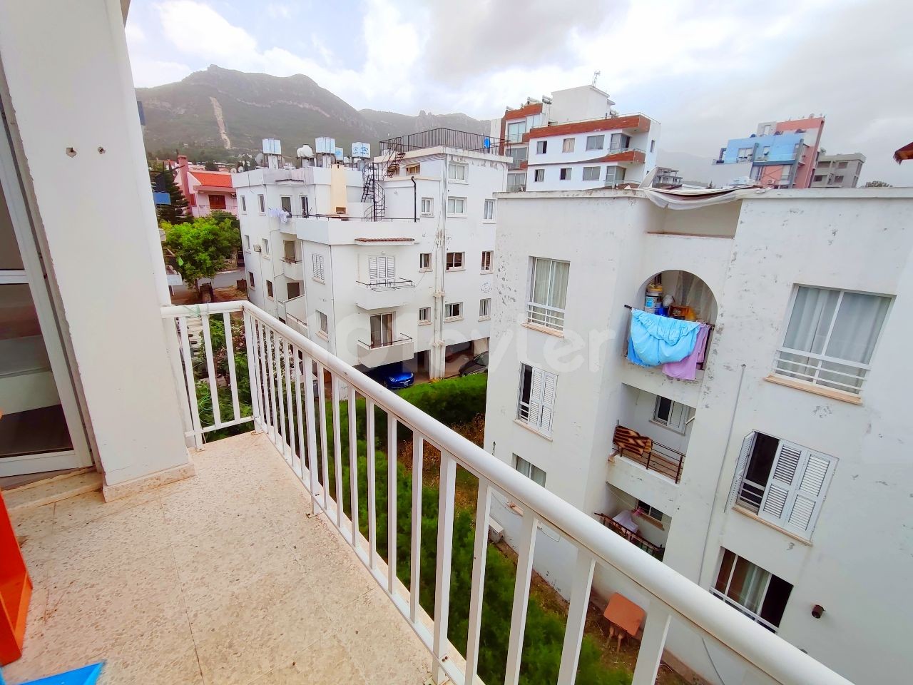 1+1 Student Flat for Rent with Balcony in Kyrenia Center