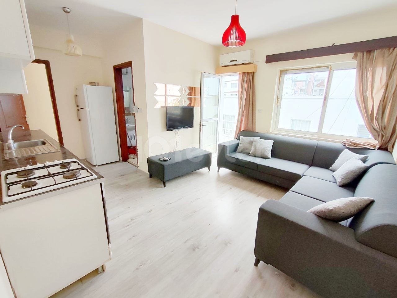 1+1 Studentenwohnung zur Miete mit Balkon im Kyrenia Center