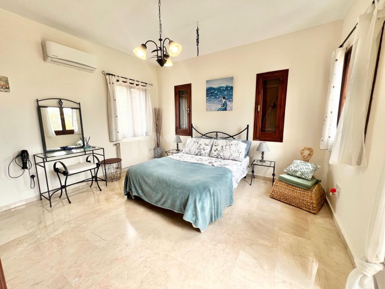 Gelegenheit 3+2 Villa mit großem Garten in TRNC Kyrenia Alsancak Region