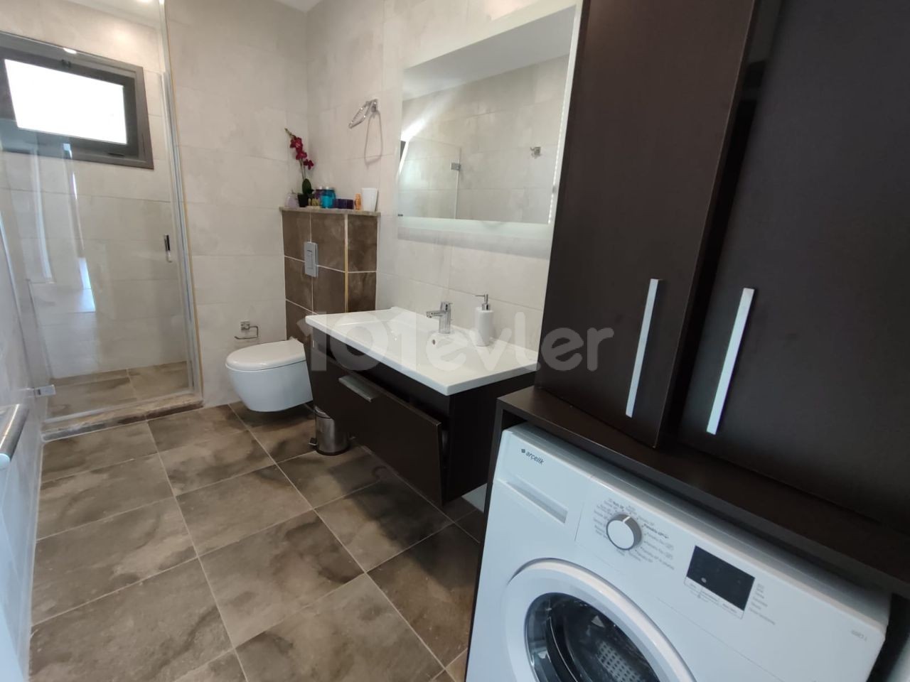 4+1 Penthouse for Rent with Large Ensuite in a Complex with Pool in Kyrenia Center