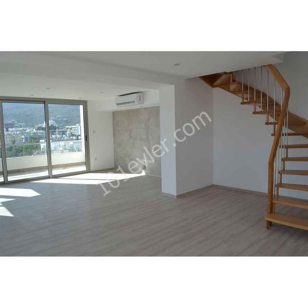 Penthouse Kaufen in Girne Merkez, Kyrenia