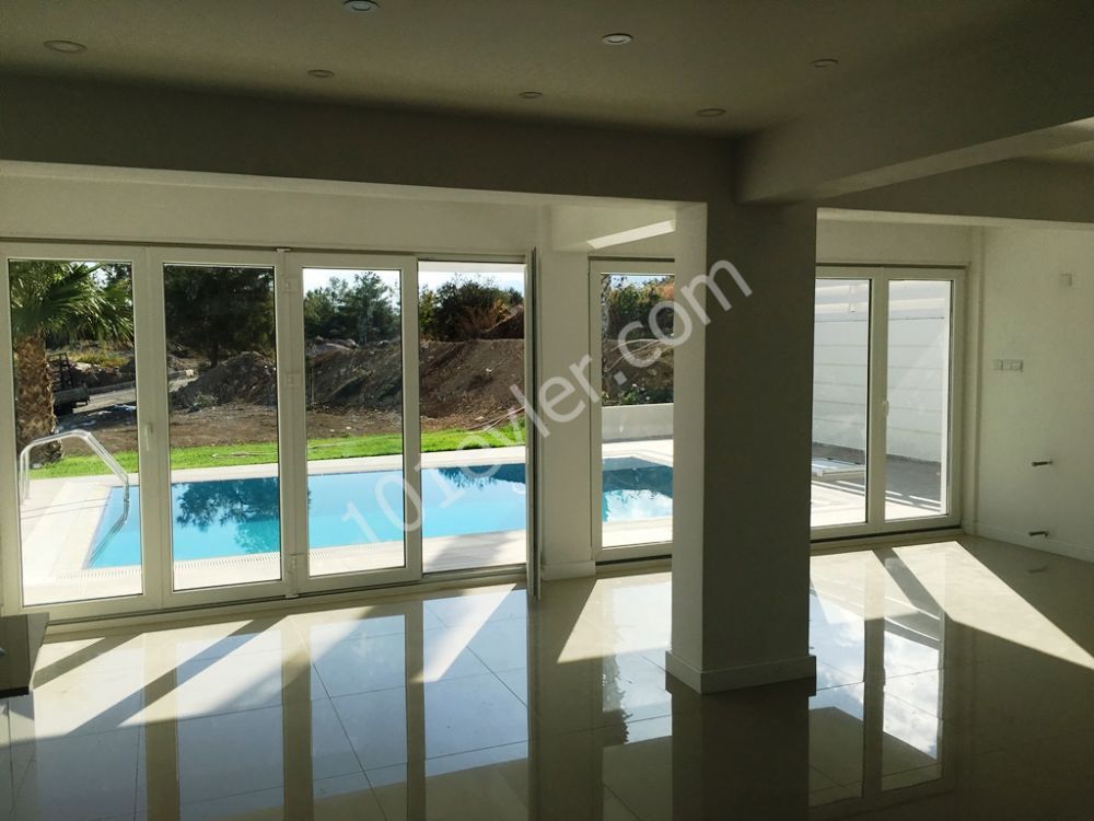 3 Bedrooms Luxury Villa in Zeytinlik in Kyrenia City