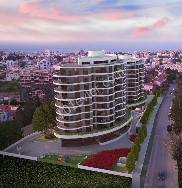 Girne Merkez'de Deniz ve Dağ Manzaralı Satılık 4+1 Penthouse Daireler