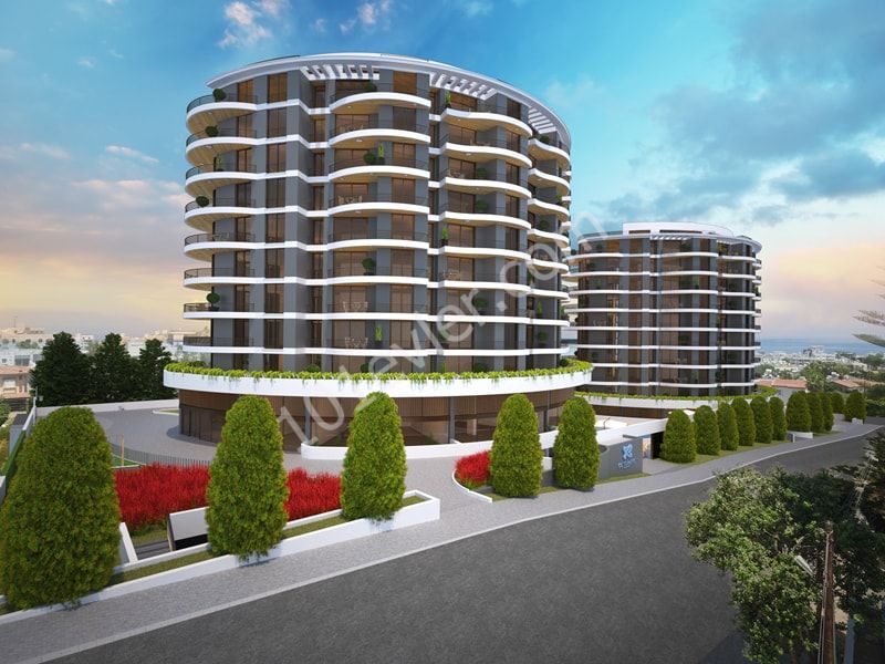 Girne Merkez'de Deniz ve Dağ Manzaralı Satılık 4+1 Penthouse Daireler