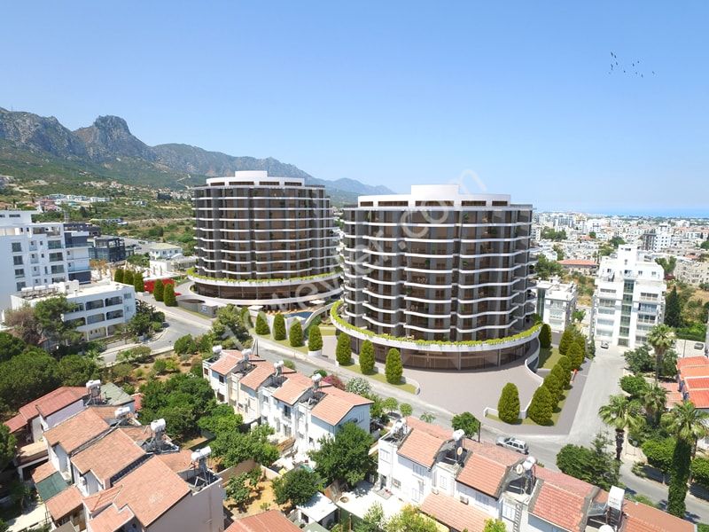 Girne Merkez'de Deniz ve Dağ Manzaralı Satılık 4+1 Penthouse Daireler