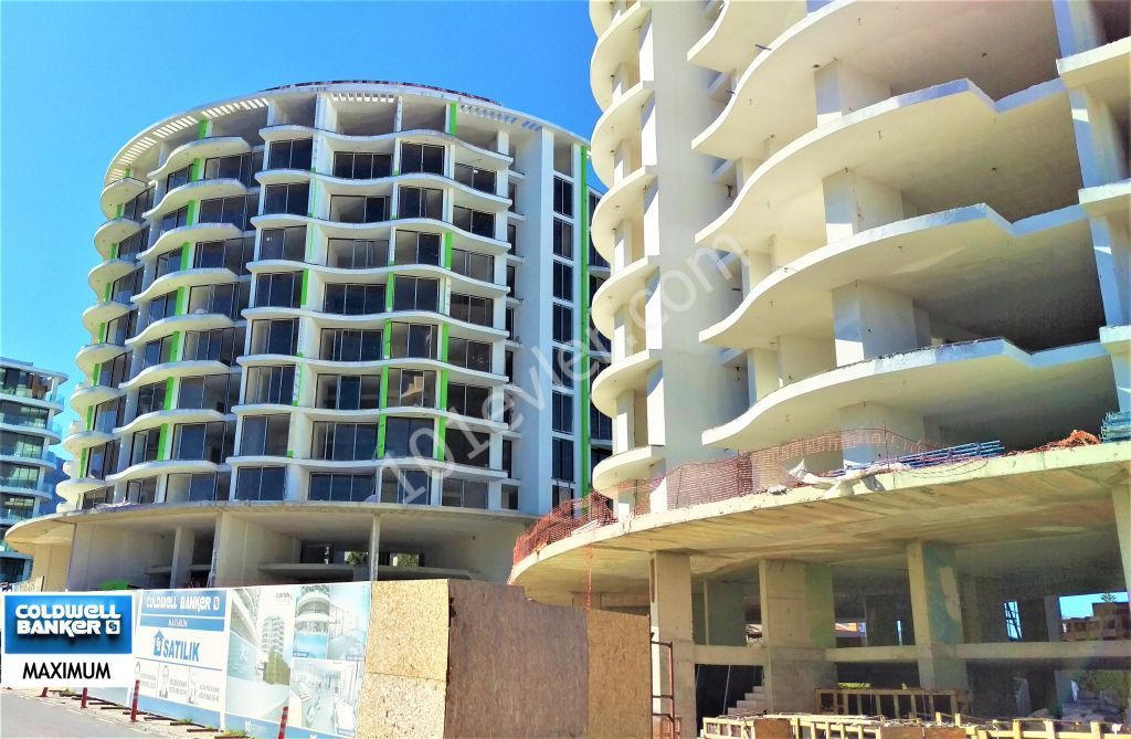 Girne Merkez'de Deniz ve Dağ Manzaralı Satılık 4+1 Penthouse Daireler