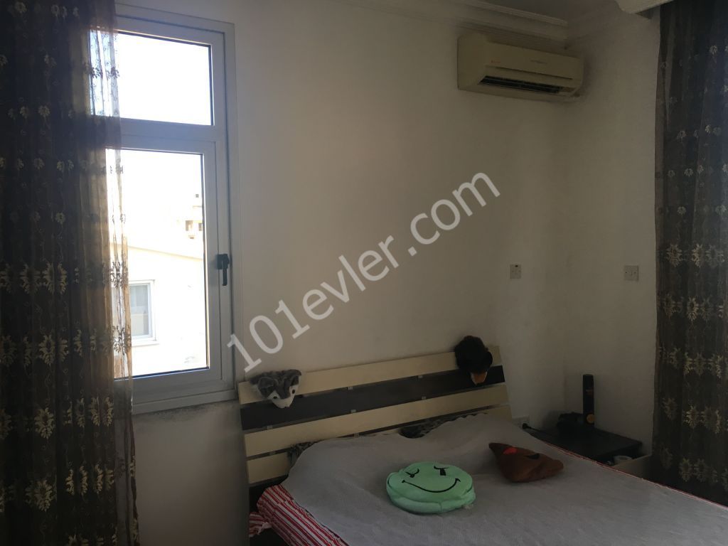 GİRNE MERKEZ DE ,YENİ,EŞYALI SATILIK DAİRE