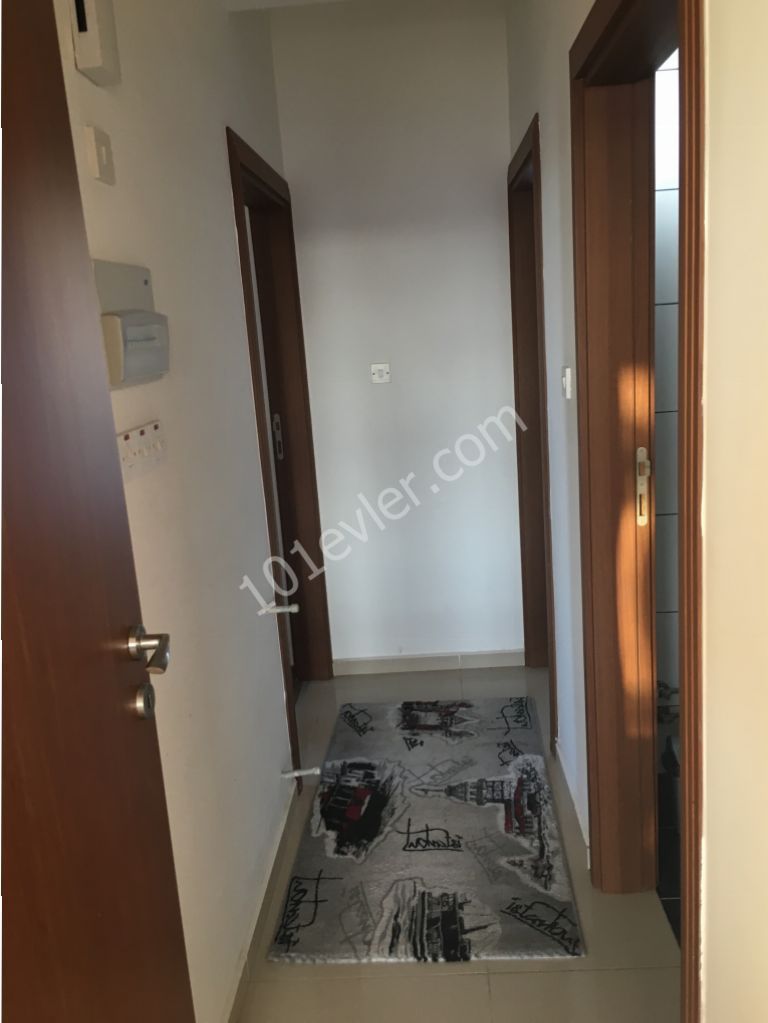 GİRNE MERKEZ DE ,YENİ,EŞYALI SATILIK DAİRE