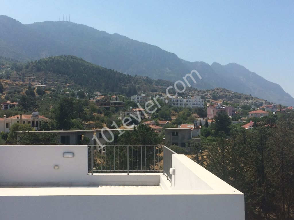 Flat For Sale in Alsancak, Kyrenia