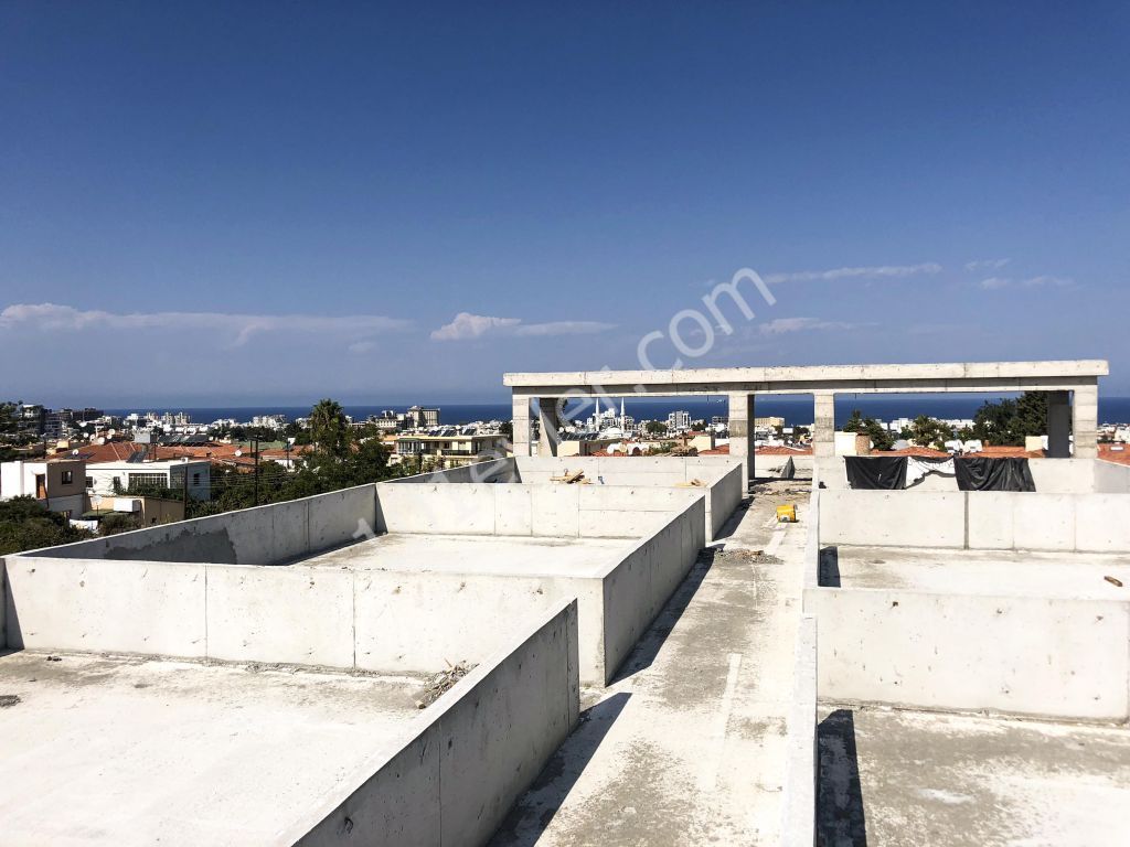 Girne/Doğanköy Bölgesinde, Dağ Manzaralı, Havuzlu 1+1 Daireler