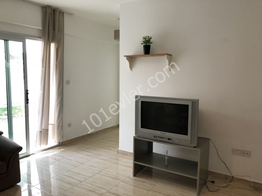 KIBRIS GİRNE MERKEZ DE 2+1 EŞYALI 90 M2 GENİŞ DAİRE