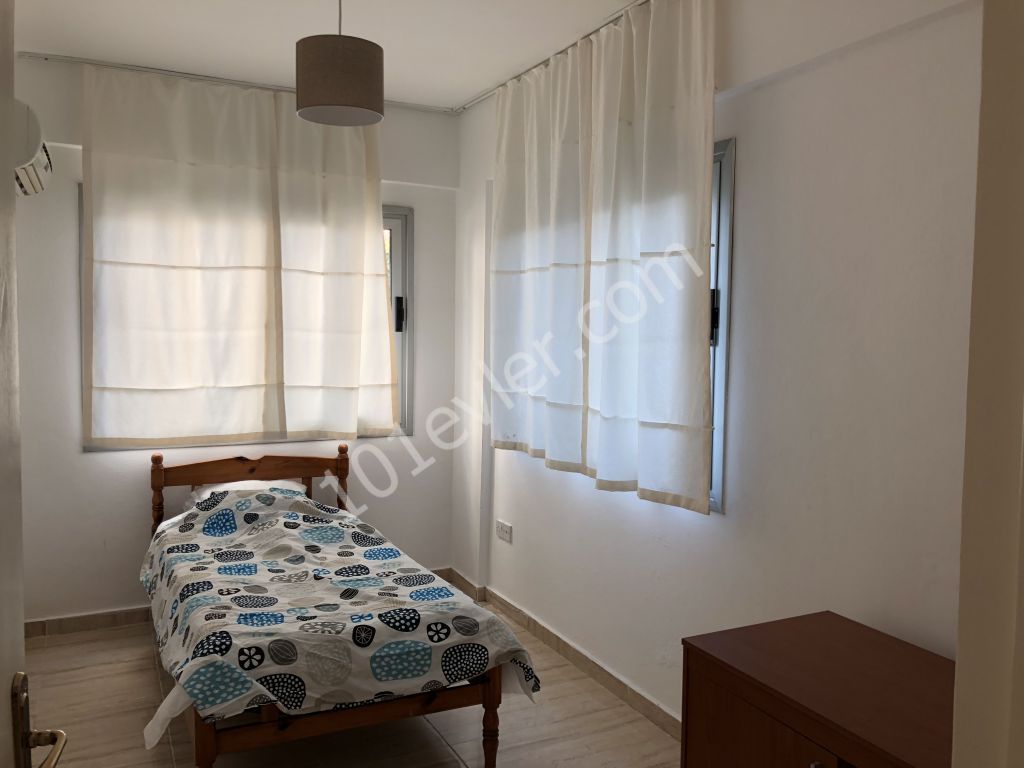 KIBRIS GİRNE MERKEZ DE 2+1 EŞYALI 90 M2 GENİŞ DAİRE