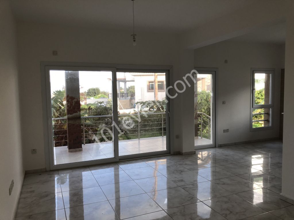 Flat To Rent in Alsancak, Kyrenia