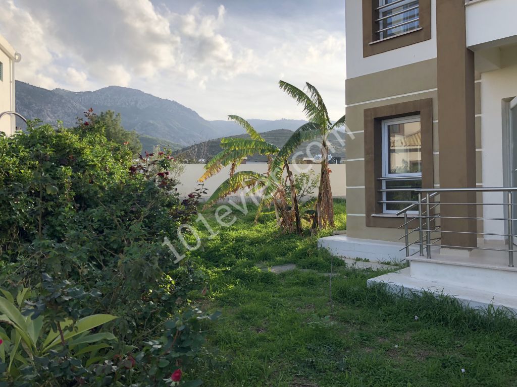 KIBRIS  GİRNE ALSANCAK TA ESCAPE HOMES TA 3.200 TL   BAHÇELİ  3+1 EŞYASIZ DAİRE