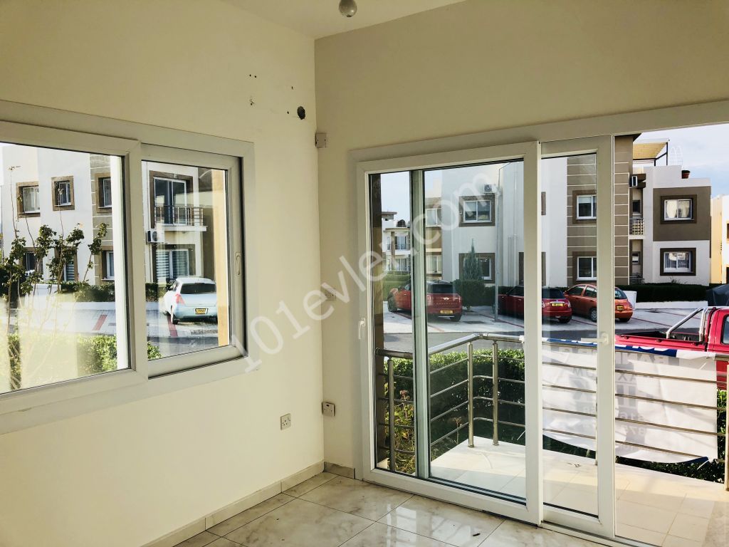 Flat To Rent in Alsancak, Kyrenia