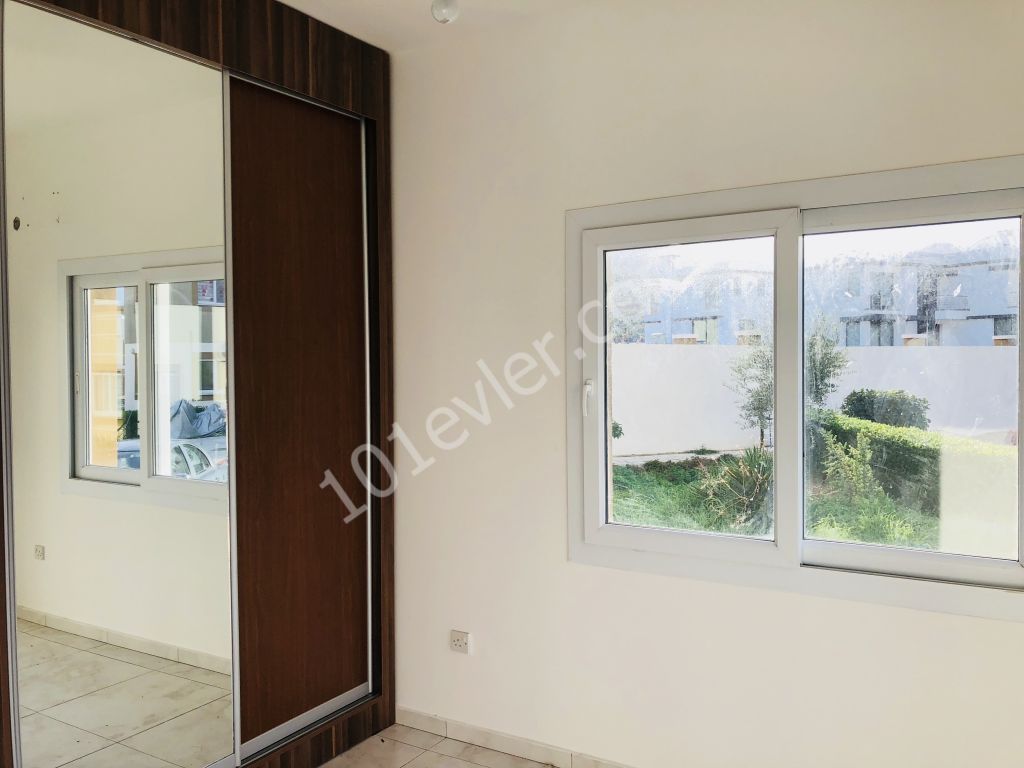 KIBRIS  GİRNE ALSANCAK TA ESCAPE HOMES TA 3.200 TL   BAHÇELİ  3+1 EŞYASIZ DAİRE