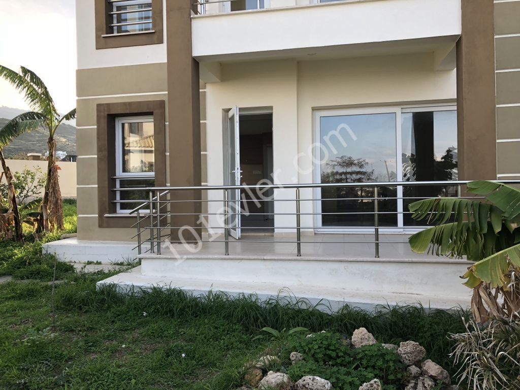 KIBRIS  GİRNE ALSANCAK TA ESCAPE HOMES TA 3.200 TL   BAHÇELİ  3+1 EŞYASIZ DAİRE