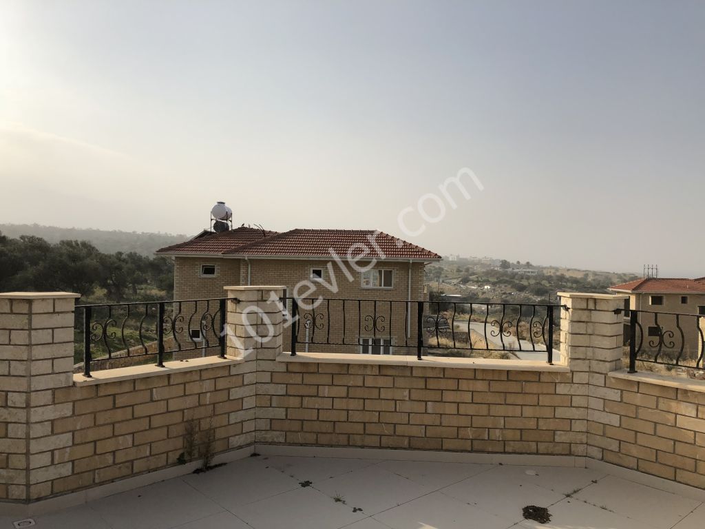 ÇATALKÖY DE 4+1 FUL DENİZ MANZARALI  165.000 STG VİLLA